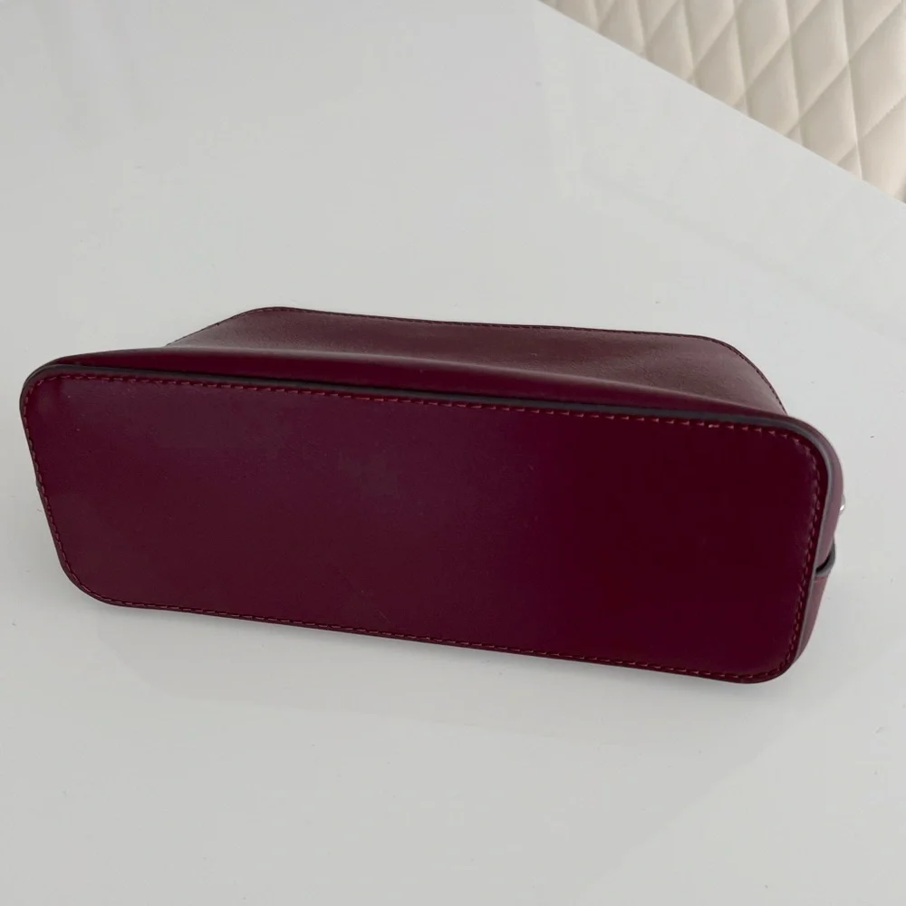 MICHAEL KORS Jet Set Medium Leather Travel Kit New